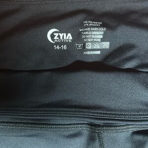 Zyia 14-16 leggings with pockets